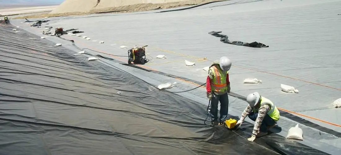 Màng chống thấm HDPE là gì? Top 5 ứng dụng và phương pháp thi công